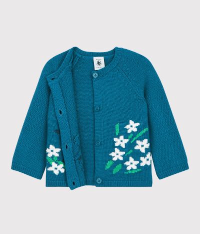 Cardigan en tricot bébé.
