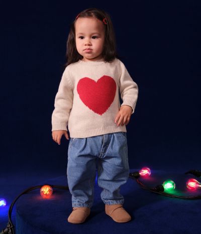 Pull en tricot contenant de la laine bébé