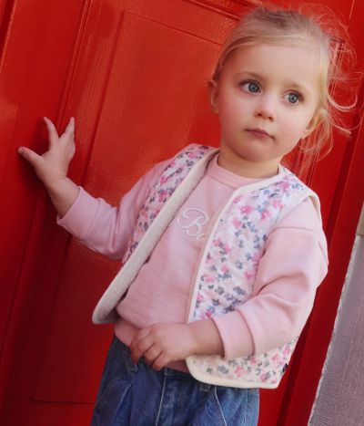 Gilet bébé en popeline de coton et sherpa sans manche imprimé