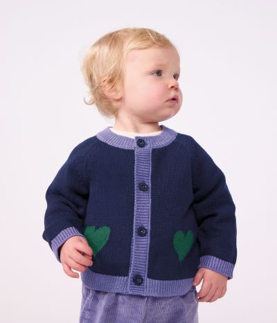 Cardigan bébé en tricot laine et coton et motifs jacquards cœurs