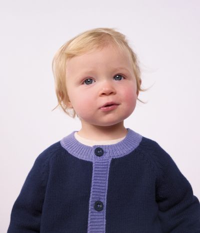Cardigan bébé en tricot laine et coton et motifs jacquards cœurs