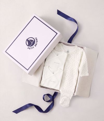 Coffret cadeau de naissance en coton imprimé à petits cœurs