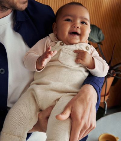 Salopette en tricot de laine et coton bébé