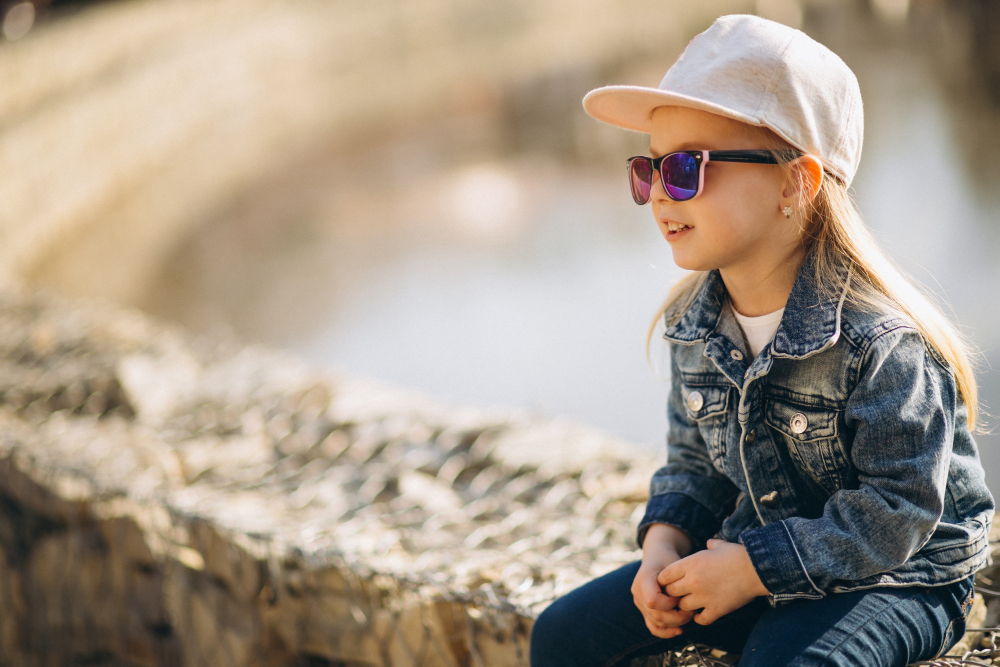Capeline ou casquette pour votre fille ? Le guide pour faire le bon choix